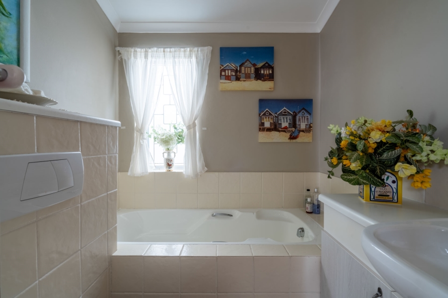 3 Bedroom Property for Sale in Hunters Estate Western Cape